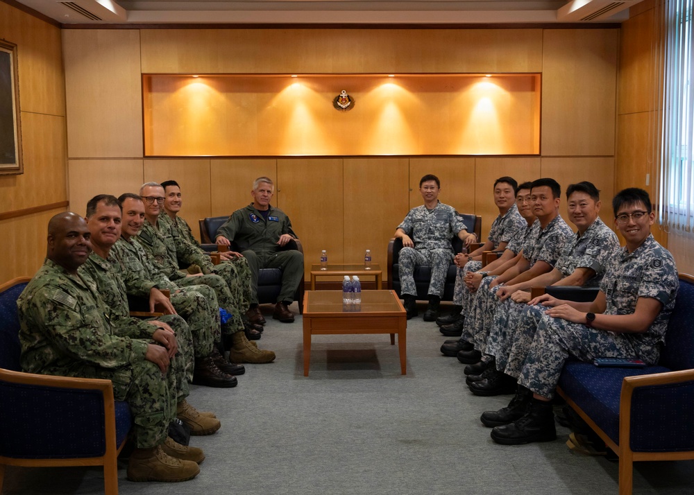 C7F Visits Republic of Singapore Navy Fleet Commander