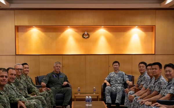 C7F Visits Republic of Singapore Navy Fleet Commander