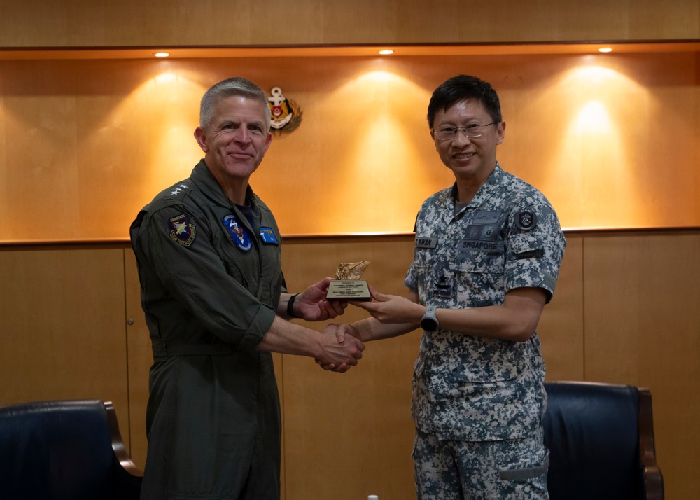 C7F Visits Republic of Singapore Navy Fleet Commander