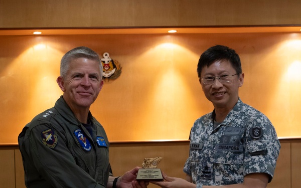 C7F Visits Republic of Singapore Navy Fleet Commander