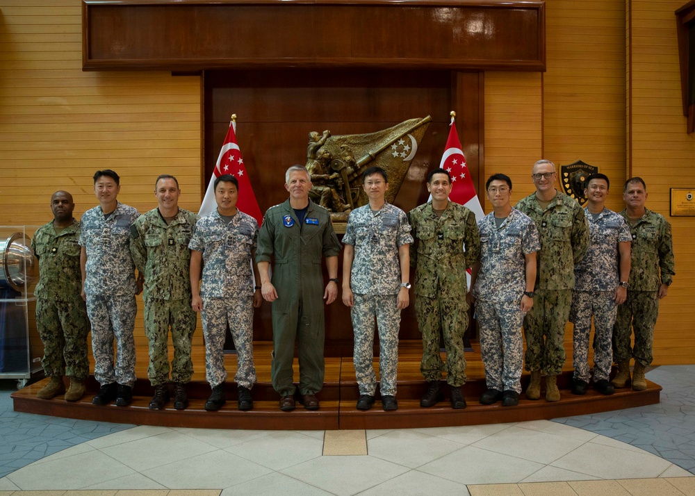 C7F Visits Republic of Singapore Navy Fleet Commander