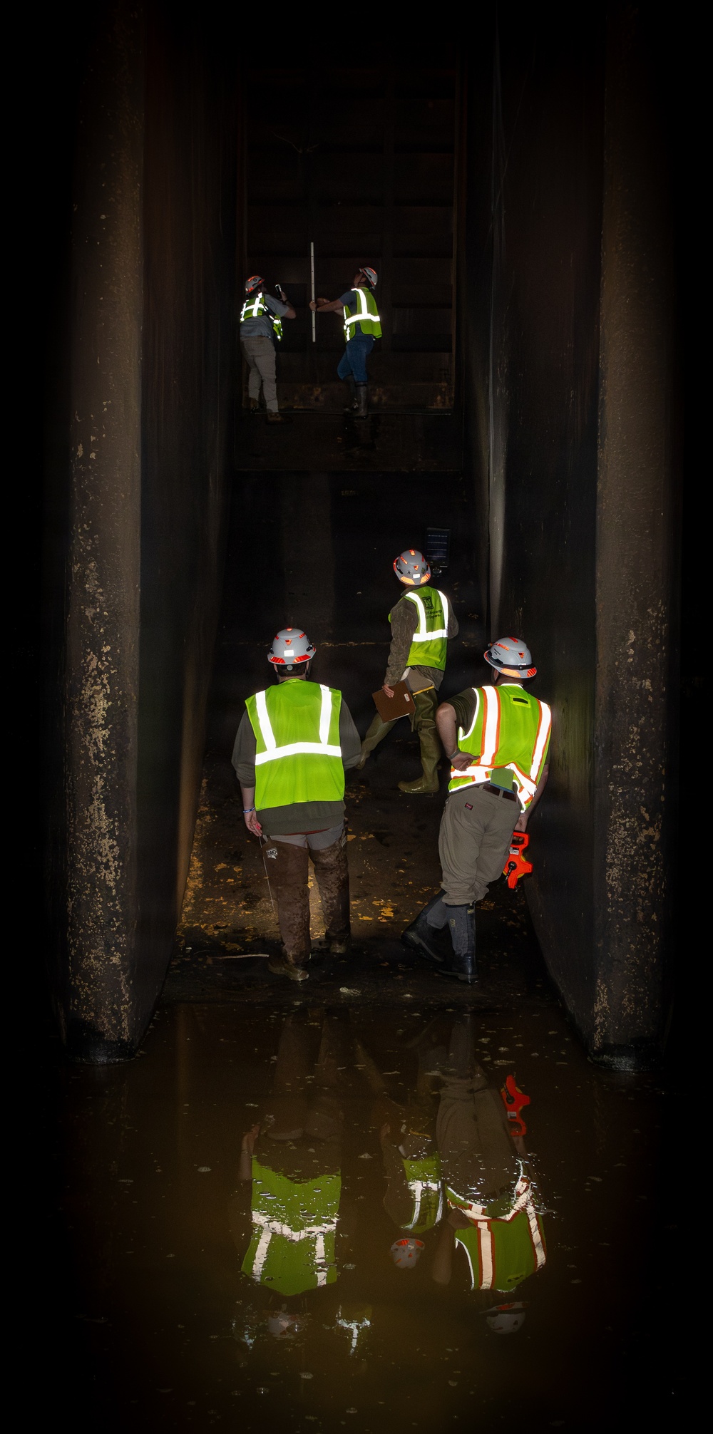 Inspection of the Arkabutla Dam outlet