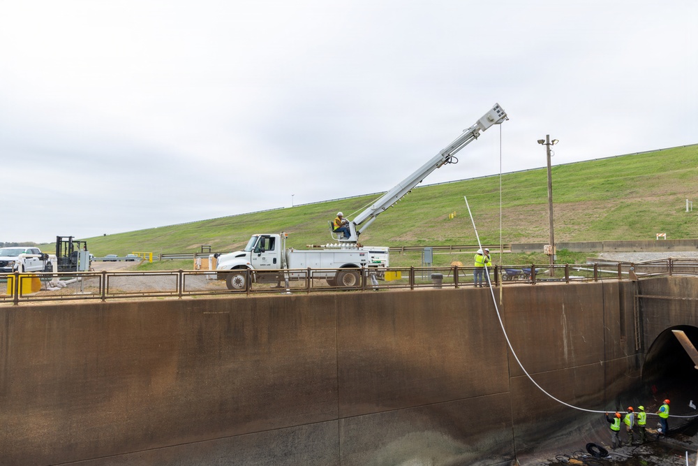 Inspection of the Arkabutla Dam outlet