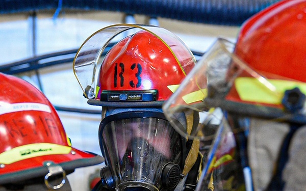 USS Ronald Reagan (CVN 76) Sailors Conduct 8010 Firefighting Drill