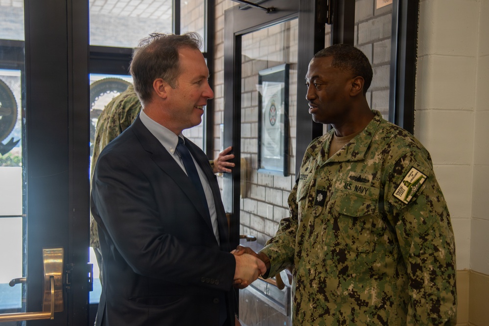 Honorable Benjamin Kohlmann (ASN M&amp;RA) visits Surface Warfare Engineering School Command (SWESC)