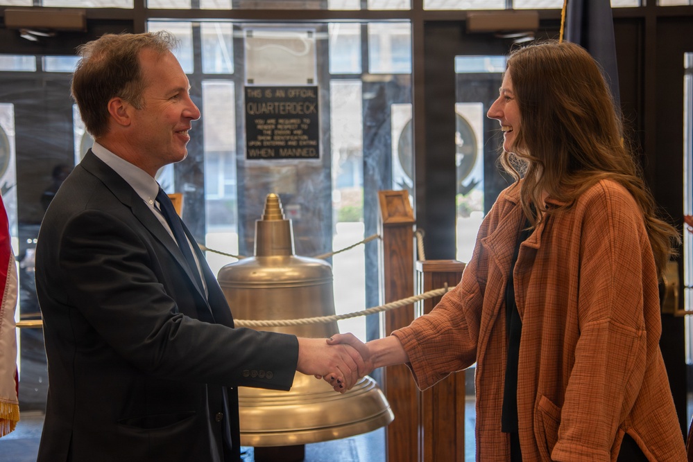 Honorable Benjamin Kohlmann (ASN M&amp;RA) visits Surface Warfare Engineering School Command (SWESC)