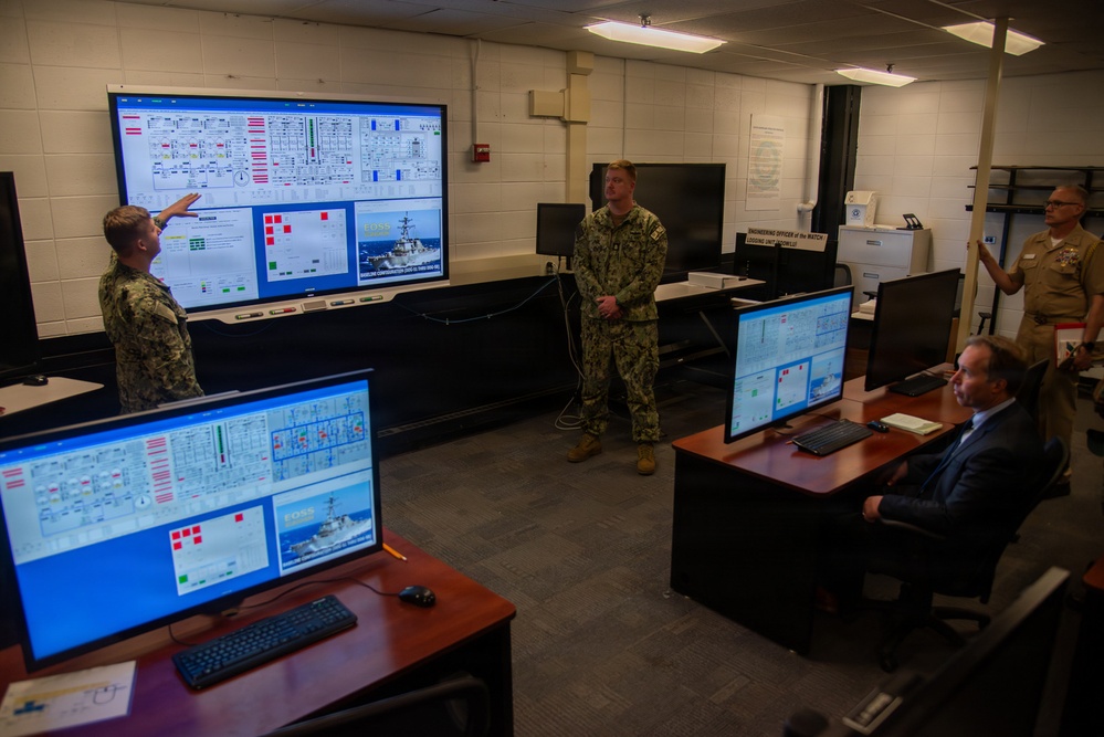 Honorable Benjamin Kohlmann (ASN M&amp;RA) visits Surface Warfare Engineering School Command (SWESC)