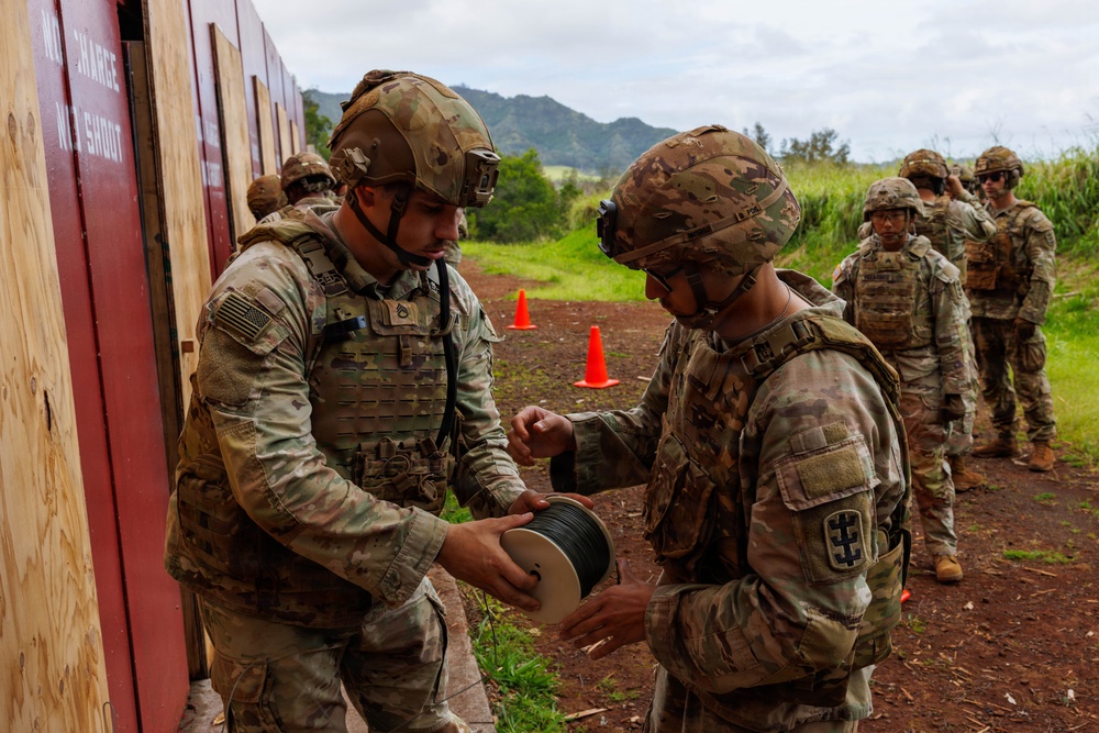 130th Engineer Brigade Conducts Urban Breach Training at Schofield Barracks