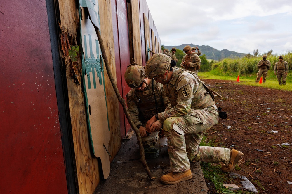130th Engineer Brigade Conducts Urban Breach Training at Schofield Barracks