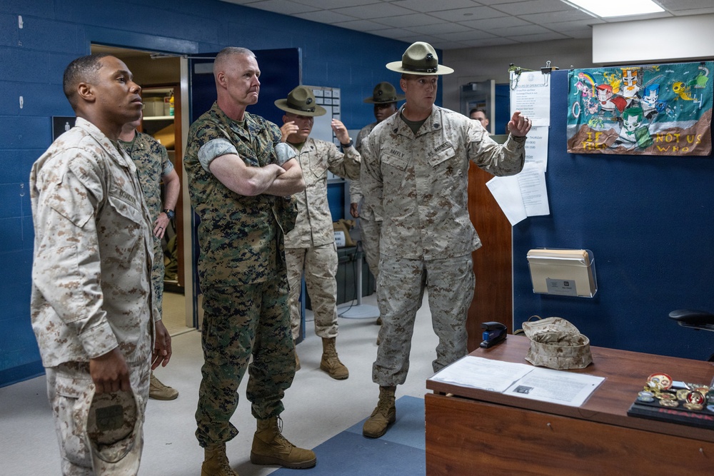 Brigadier General Tracy Visits MCRD Parris Island
