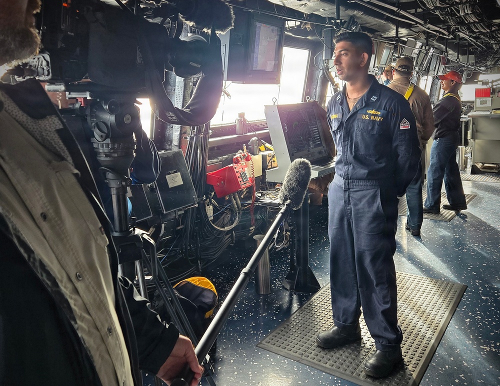 Sea Meets Space: Sailors aboard John P Murtha tell the Artemis II story