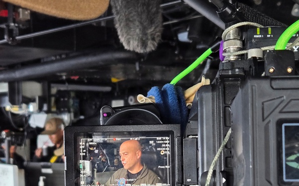 Sea Meets Space: Sailors aboard John P Murtha tell the Artemis II story