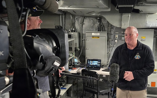 Sea Meets Space: Sailors aboard John P Murtha tell the Artemis II story