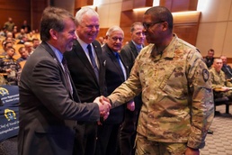 Gen. Reed, Commander of U.S. Transportation Command, engages with Naval War College faculty and students