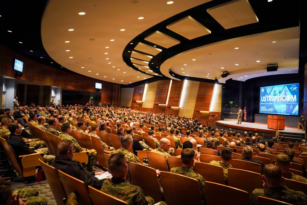 Gen. Reed, Commander of U.S. Transportation Command, engages with Naval War College faculty and students