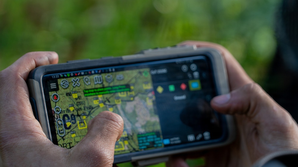 101st Airborne Division Soldier plans route using ATAK during JRTC rotation at Fort Polk