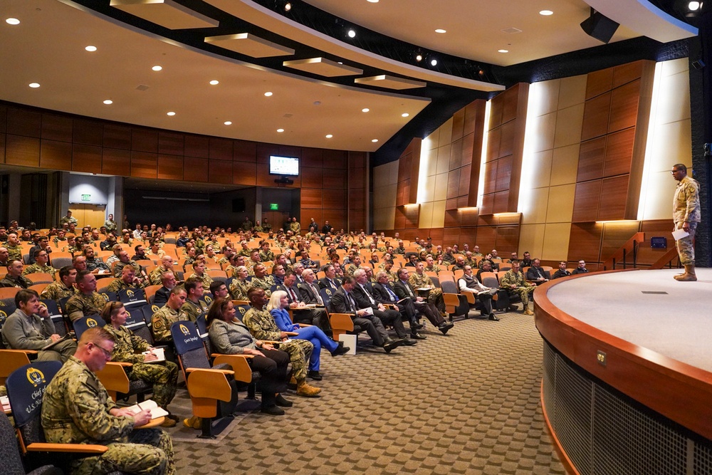 Gen. Reed, Commander of U.S. Transportation Command, engages with Naval War College faculty and students