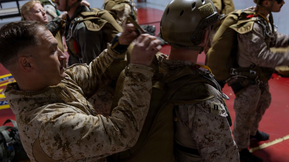 24th MEU MRF conducts Free Fall training