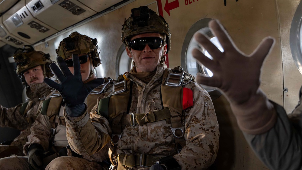 24th MEU MRF conducts Free Fall training