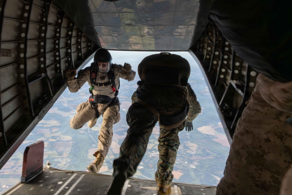 24th MEU MRF conducts Free Fall training