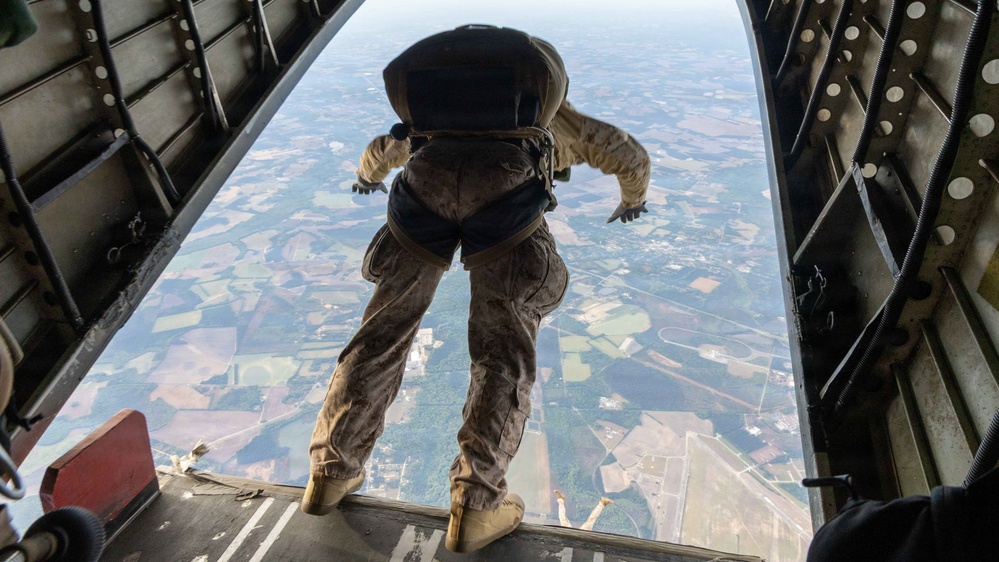24th MEU MRF conducts Free Fall training