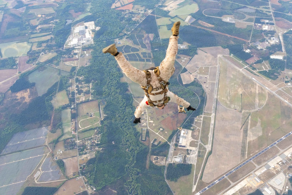 24th MEU MRF conducts Free Fall training