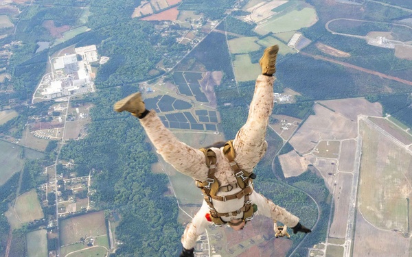 24th MEU MRF conducts Free Fall training