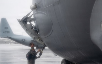 15 WG, 154 WG on alert for potential Artemis II contingency