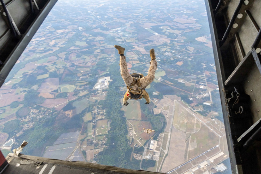 24th MEU MRF conducts Free Fall training