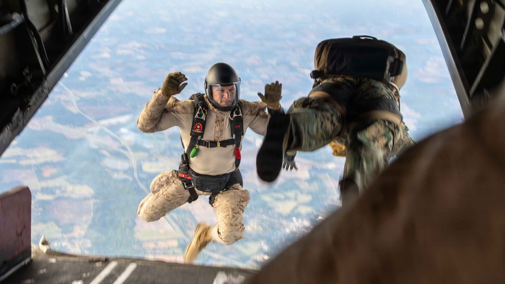 24th MEU MRF conducts Free Fall training