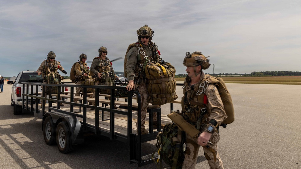 24th MEU MRF conducts Free Fall training