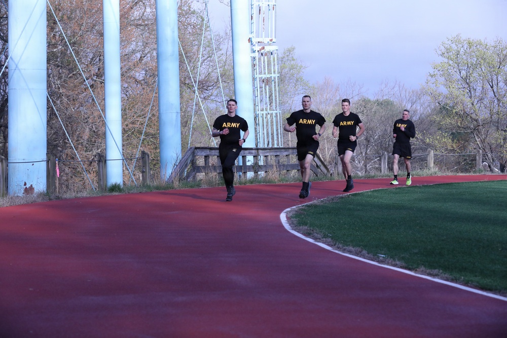 Soldiers perform the two-mile run