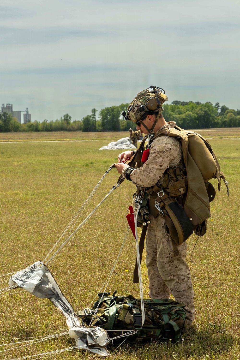 24th MEU MRF conducts Free Fall training