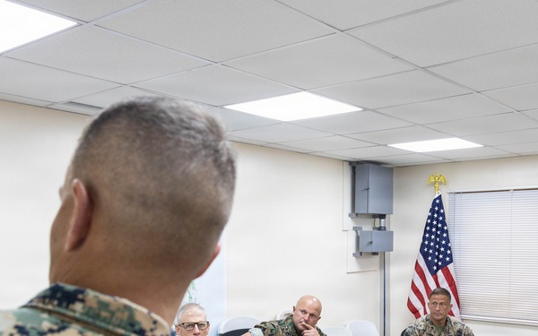 The 38th Assistant Commandant of the Marine Corps visits MRF-SEA Leadership