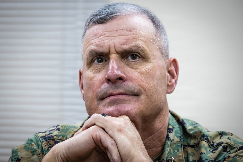 The 38th Assistant Commandant of the Marine Corps visits MRF-SEA Leadership