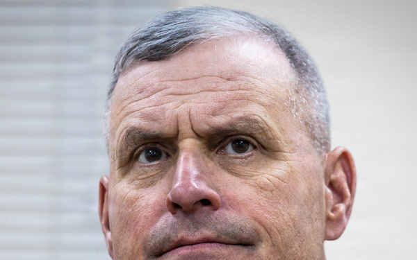 The 38th Assistant Commandant of the Marine Corps visits MRF-SEA Leadership