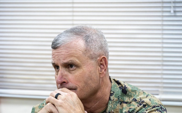 The 38th Assistant Commandant of the Marine Corps visits MRF-SEA Leadership