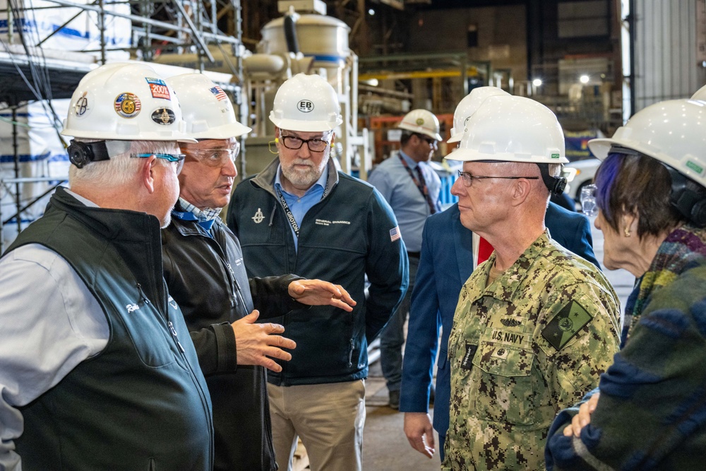 CNO and MCPON tour General Dynamics Electric Boat