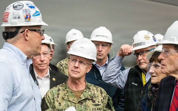 CNO and MCPON tour General Dynamics Electric Boat