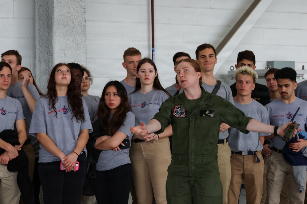 MAG-24 Marines introduce Maryland NJROTC cadets to Marine aviation in Hawaii