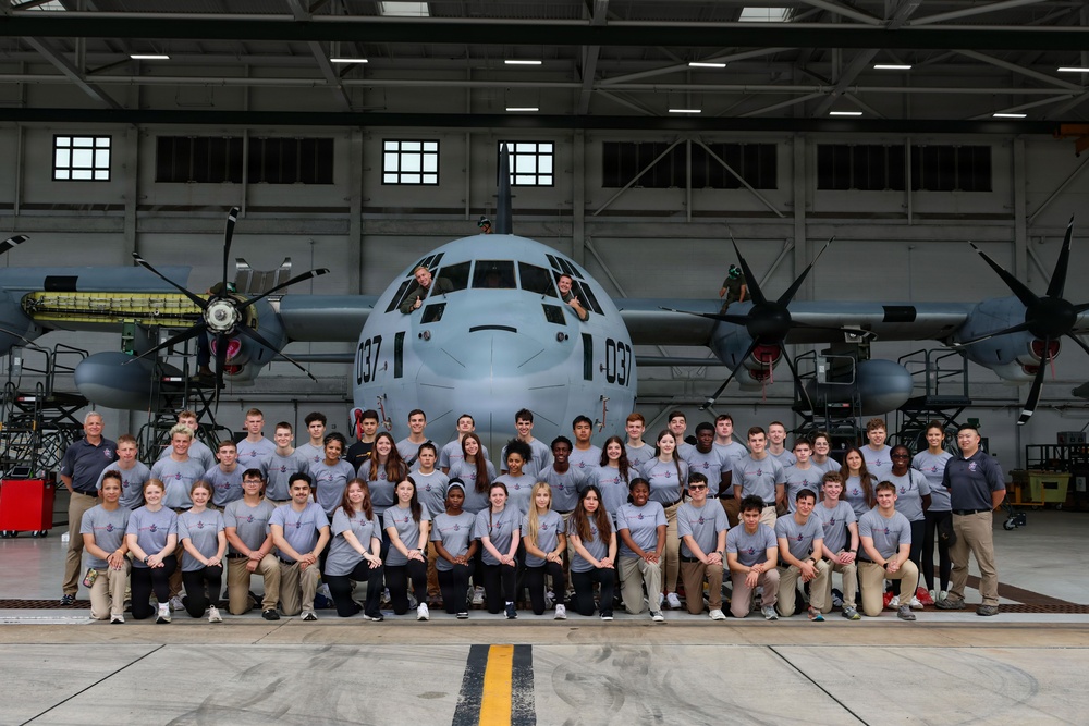 MAG-24 Marines introduce Maryland NJROTC cadets to Marine aviation in Hawaii