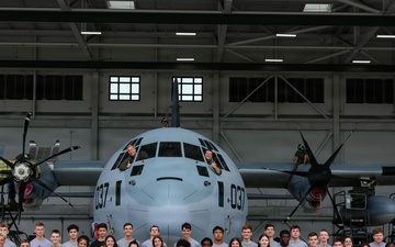 MAG-24 Marines introduce Maryland NJROTC cadets to Marine aviation in Hawaii