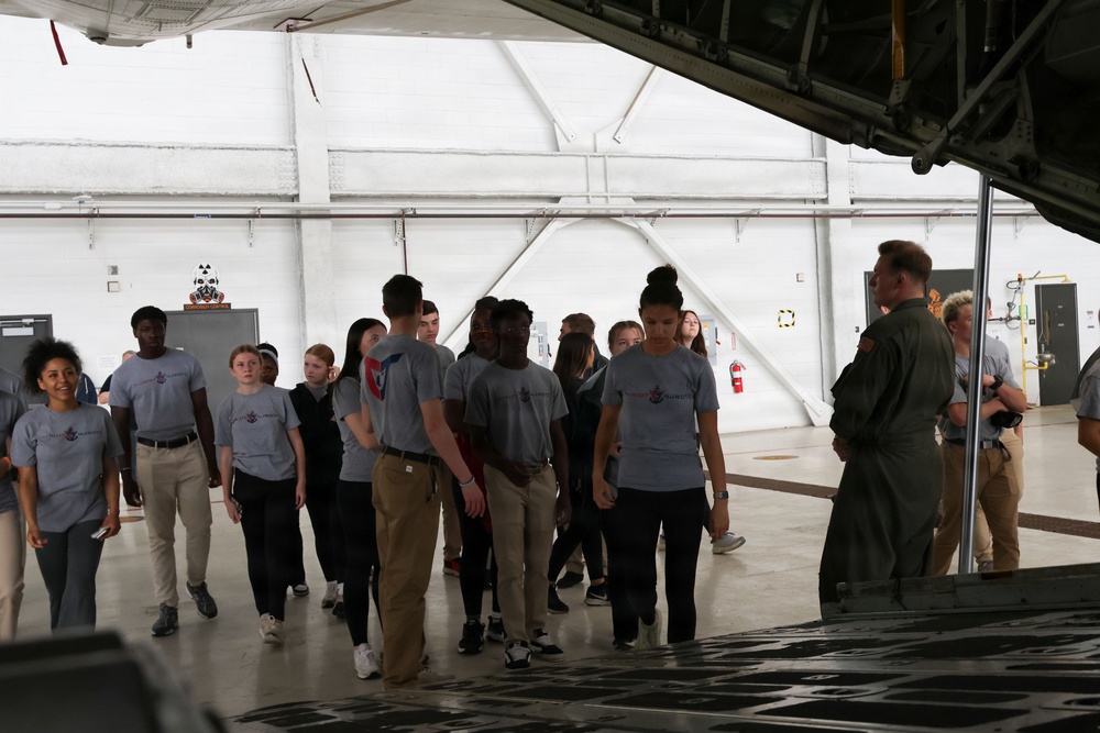 MAG-24 Marines introduce Maryland NJROTC cadets to Marine aviation in Hawaii