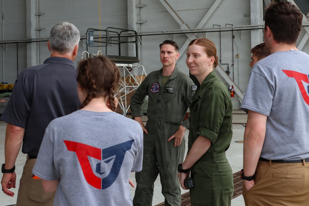 MAG-24 Marines introduce Maryland NJROTC cadets to Marine aviation in Hawaii
