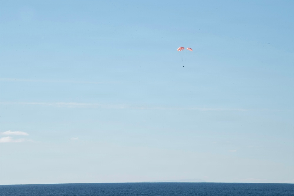 USS John P. Murtha Sailors, EODGU 1 Divers recover Artemis II Astronauts