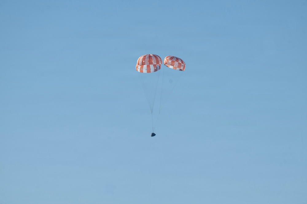 USS John P. Murtha Sailors, EODGRU 1 Divers recover Artemis II Astronauts