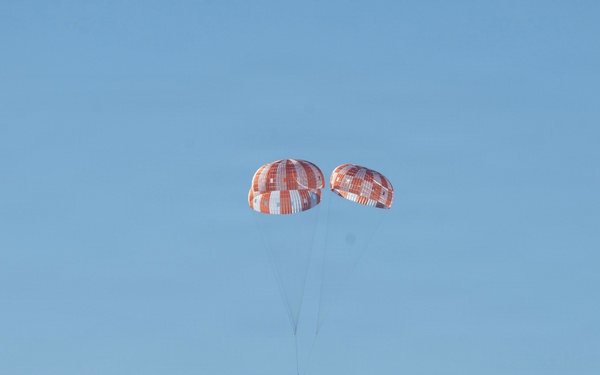 USS John P. Murtha Sailors, EODGU 1 Divers recover Artemis II Astronauts