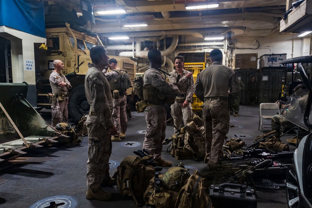 11th MEU Marines, Sailors Conduct Sparrow Hawk Rehearsal Aboard USS Boxer
