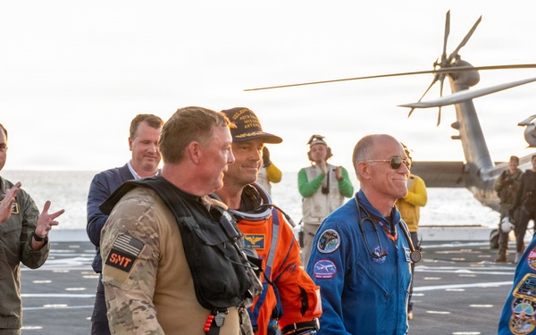 USS John P. Murtha Sailors, EODGU 1 Divers recover Artemis II Astronauts