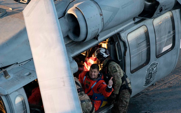 USS John P. Murtha Sailors, EODGU 1 Divers recover Artemis II Astronauts